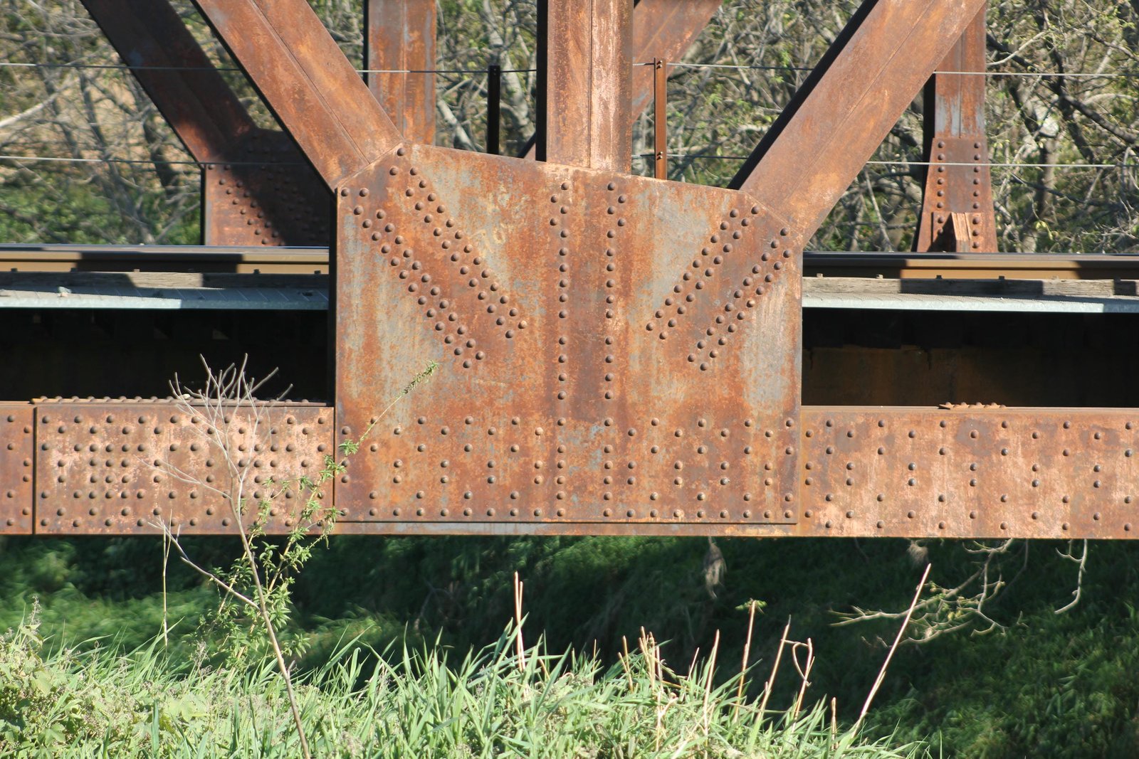 Lower connection